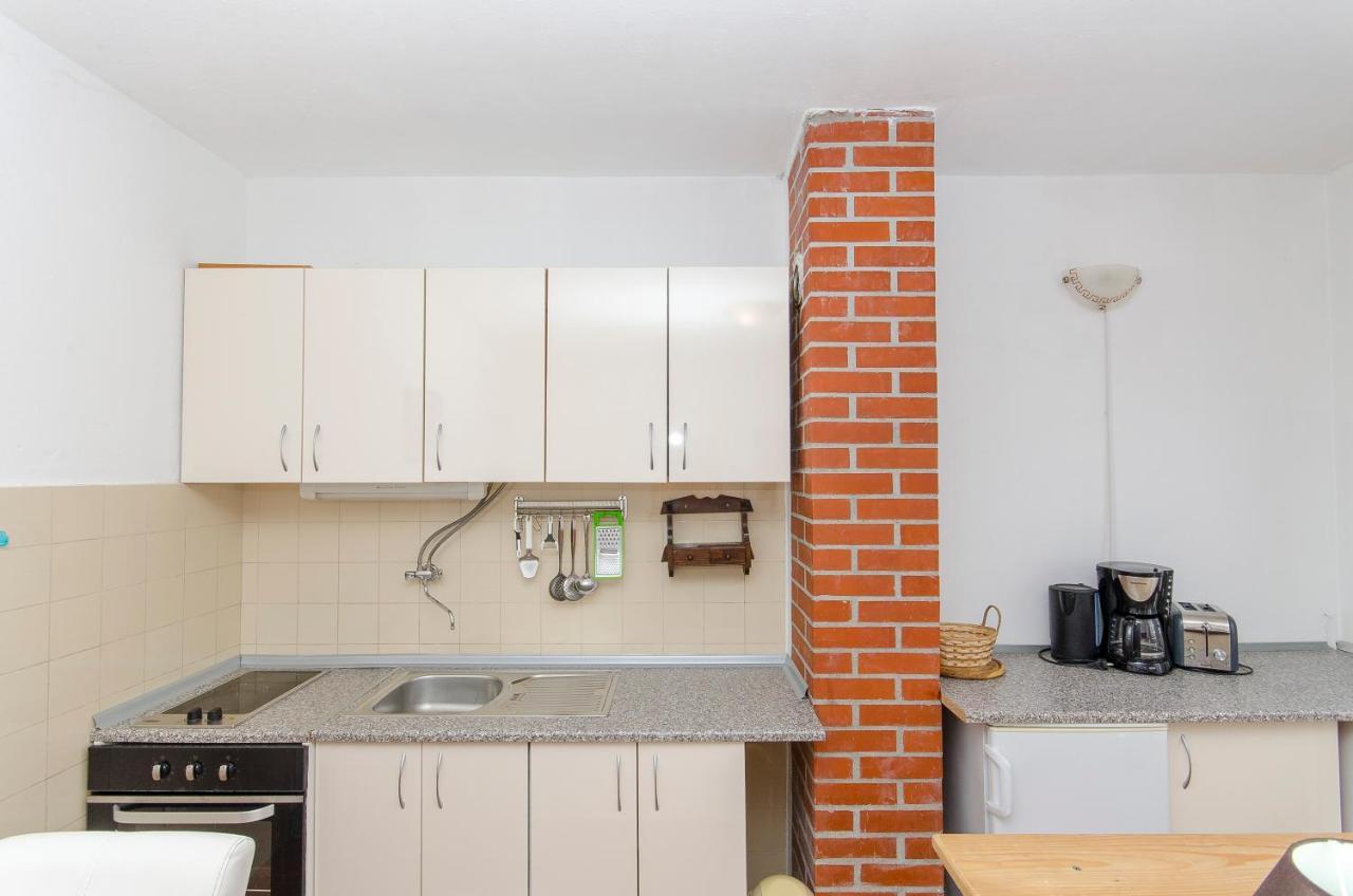 Apartments Derado Supetar Εξωτερικό φωτογραφία