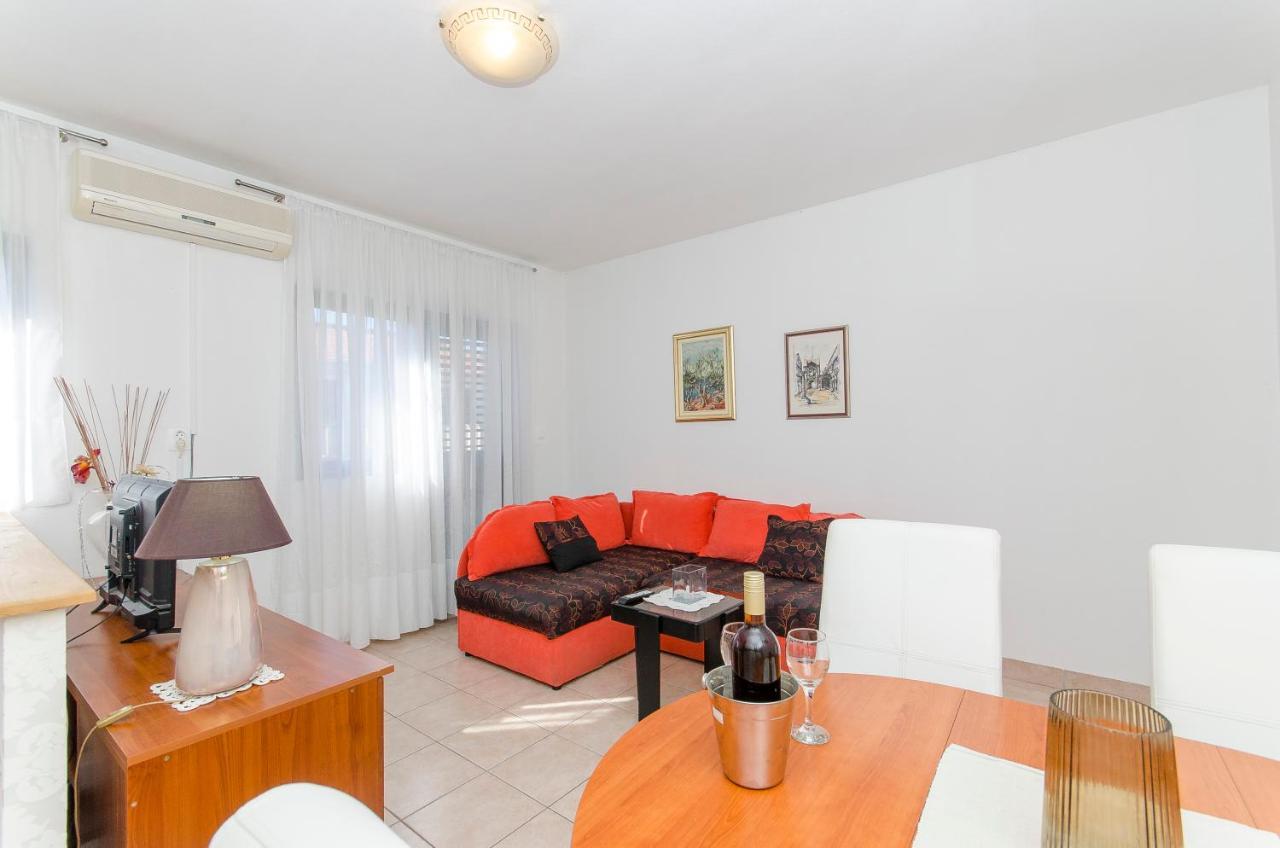 Apartments Derado Supetar Εξωτερικό φωτογραφία