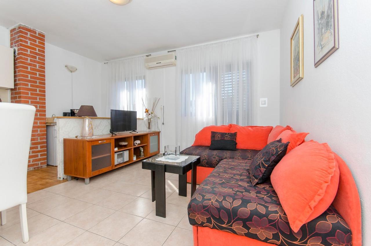 Apartments Derado Supetar Εξωτερικό φωτογραφία