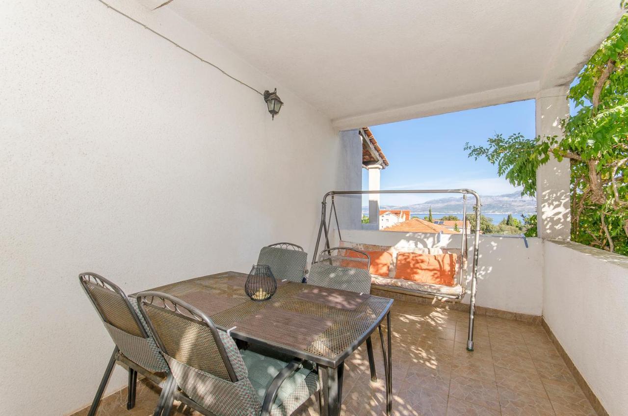Apartments Derado Supetar Εξωτερικό φωτογραφία