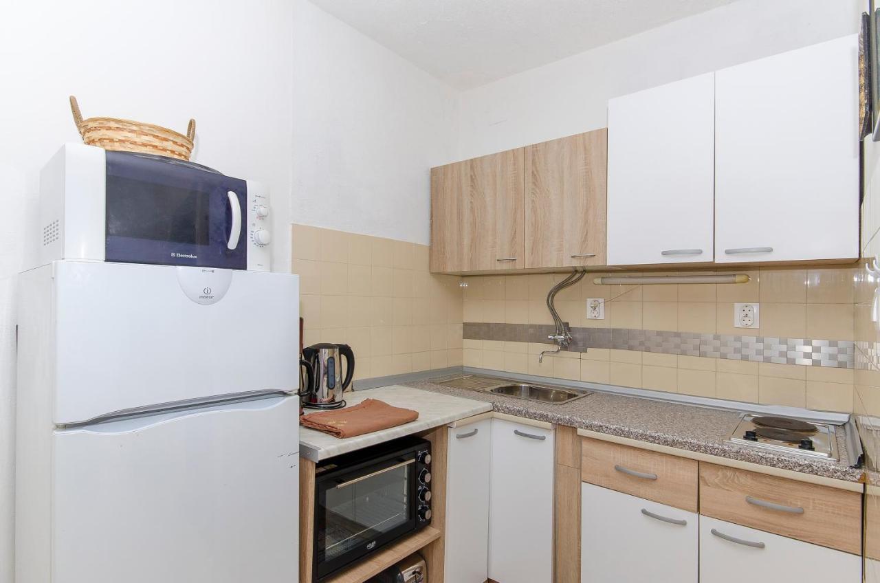 Apartments Derado Supetar Εξωτερικό φωτογραφία