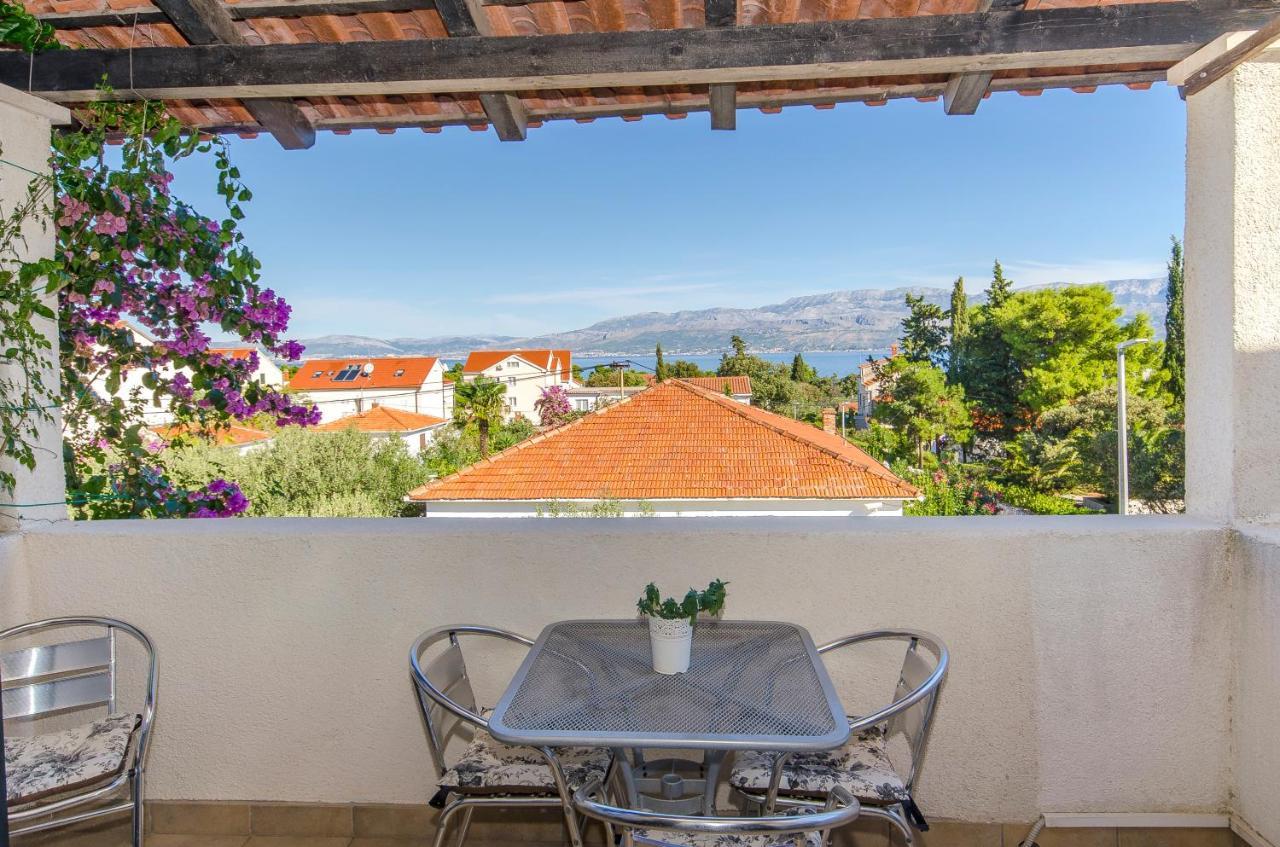 Apartments Derado Supetar Εξωτερικό φωτογραφία