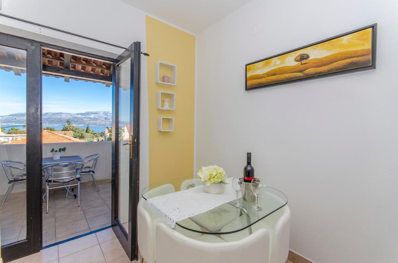 Apartments Derado Supetar Εξωτερικό φωτογραφία