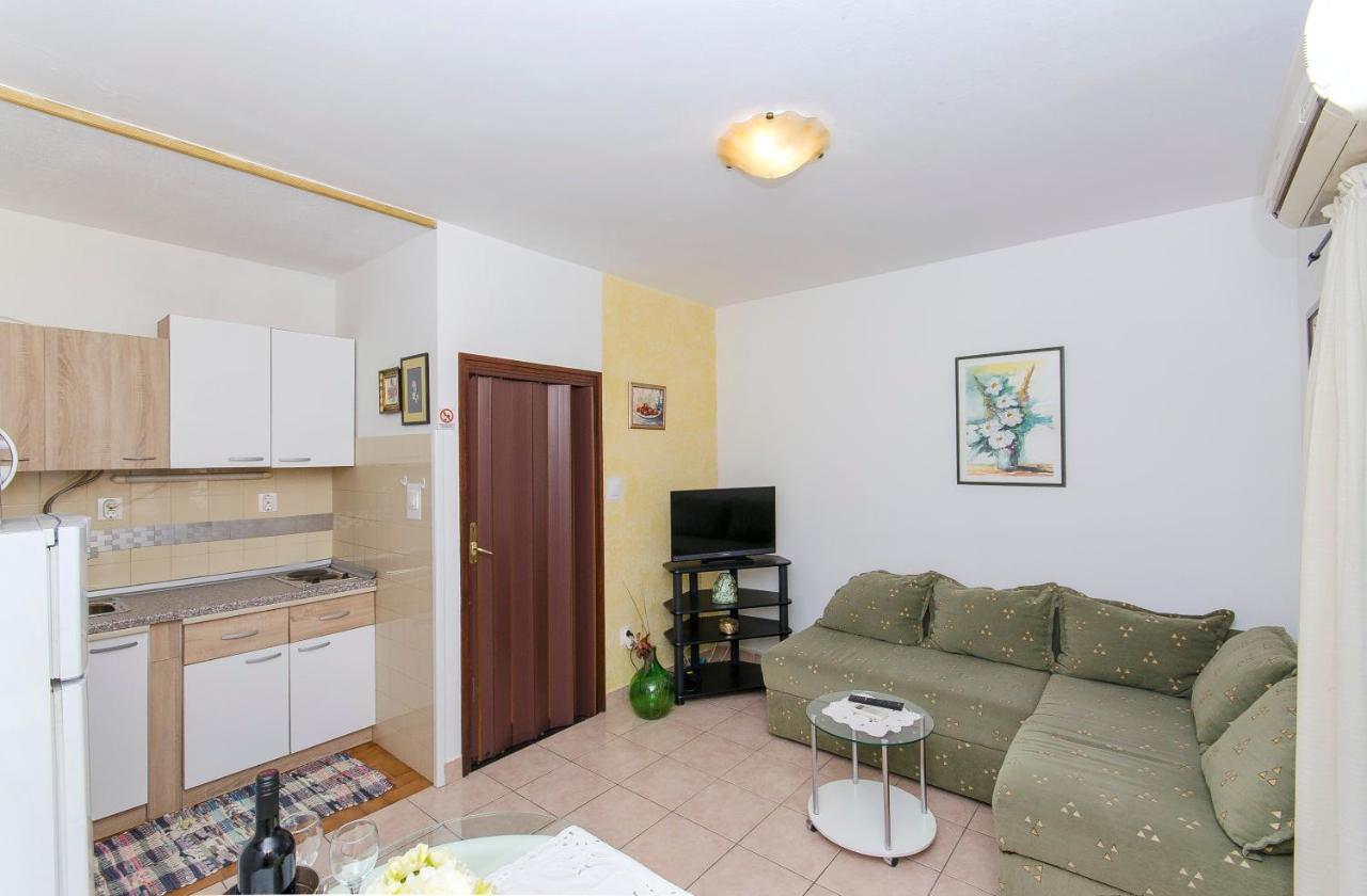 Apartments Derado Supetar Εξωτερικό φωτογραφία
