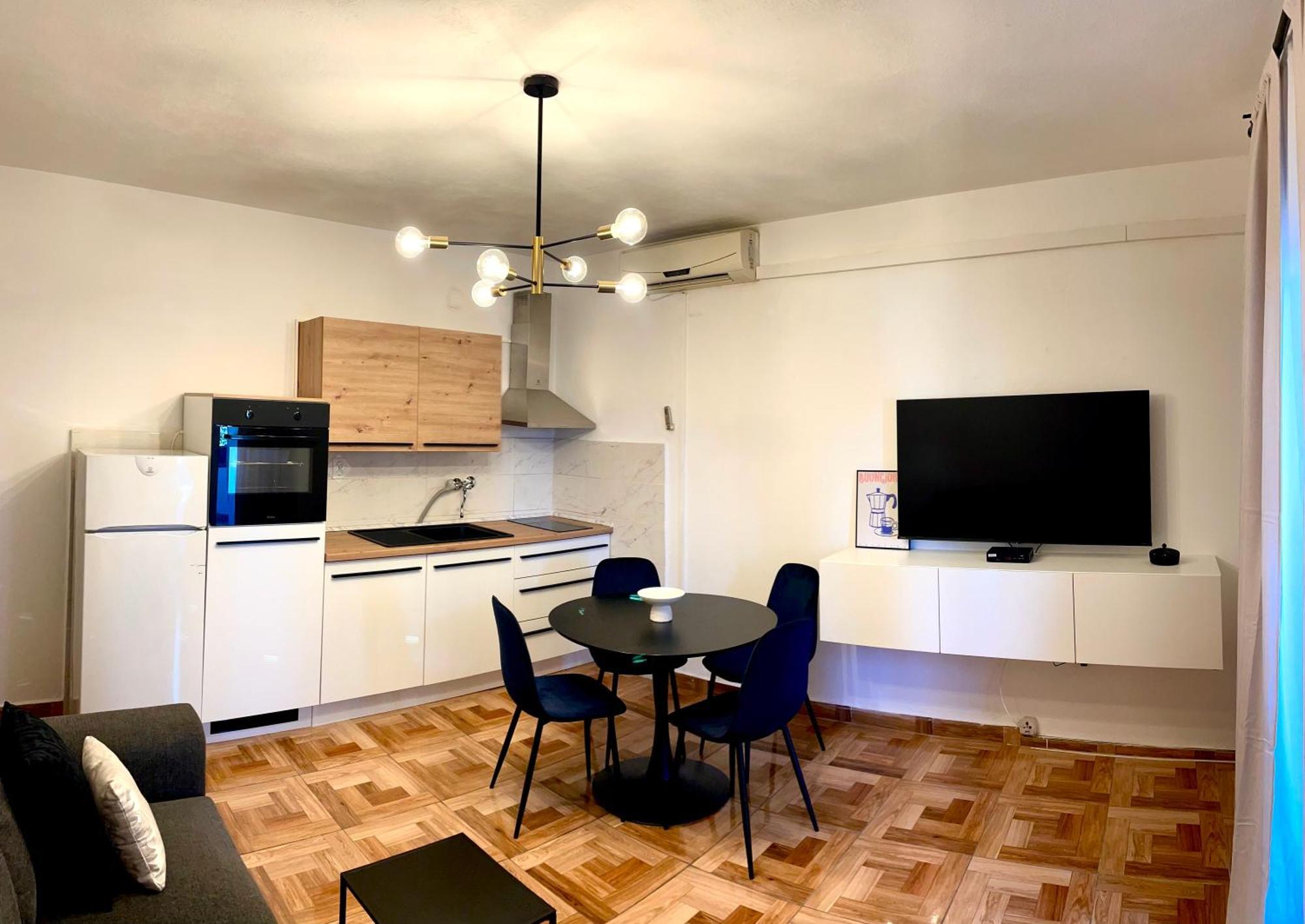 Apartments Derado Supetar Εξωτερικό φωτογραφία